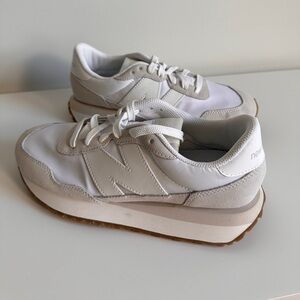 Women’s New Balance 237 Sneaker Worn Once 8.5 Grey/White